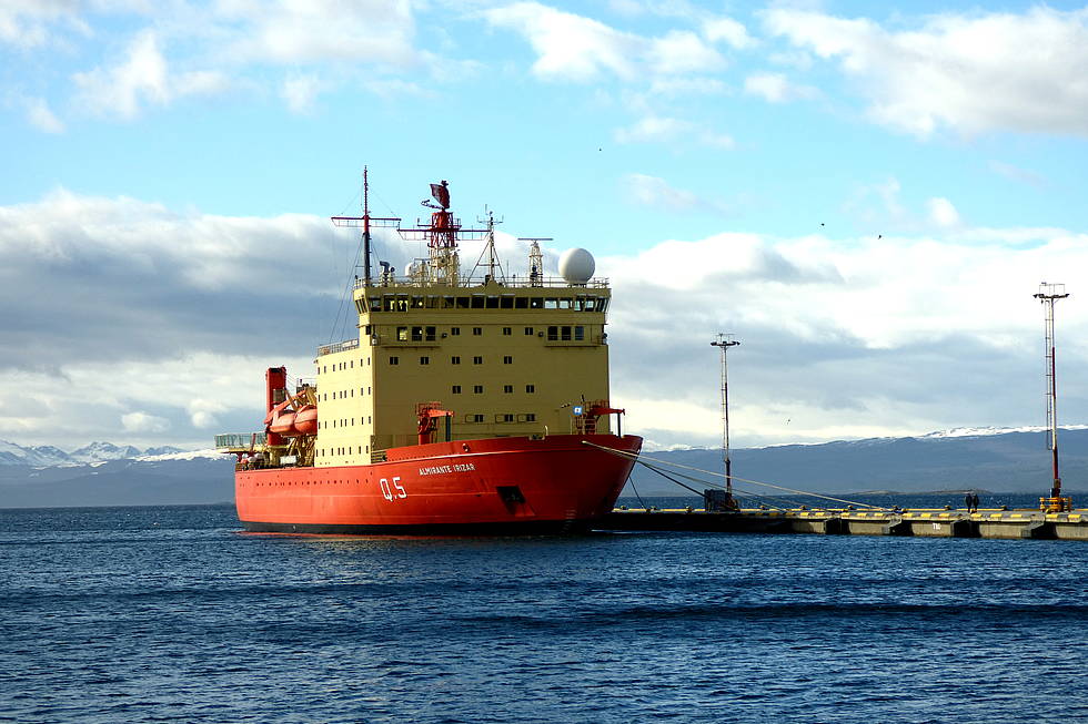 Argentinean research icebreaker ARA Almirante Irízar