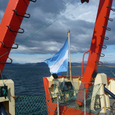 Onboard R/V Puerto Deseado in the Eastern Beagle Channel on the Patagonia Austral expedition 2012. Photo: Bernd Krock.